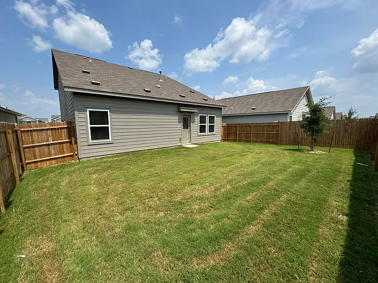 Barbarosa Rd — Photo 15