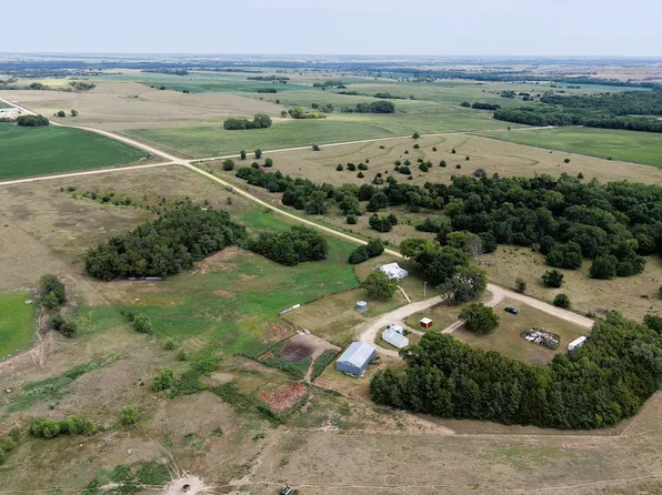 227 Road 1400, Red Cloud, NE 68970