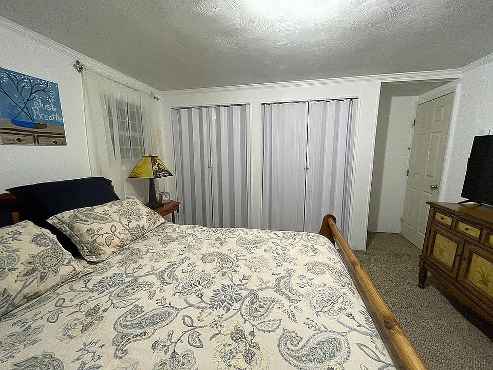 1st image of 20 Northwood Dr