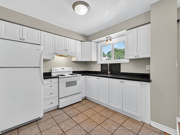 3rd image of 275 Blake St #25