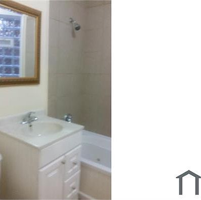 5th image of 6636 S Woodlawn Ave #102