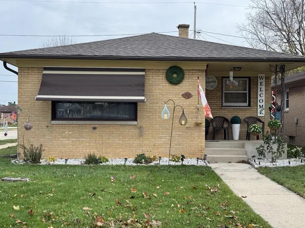 2001 Hickory Grove AVENUE, Racine, WI 53403