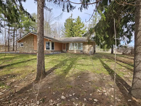 34334 Academy ROAD, Burlington, WI 53105