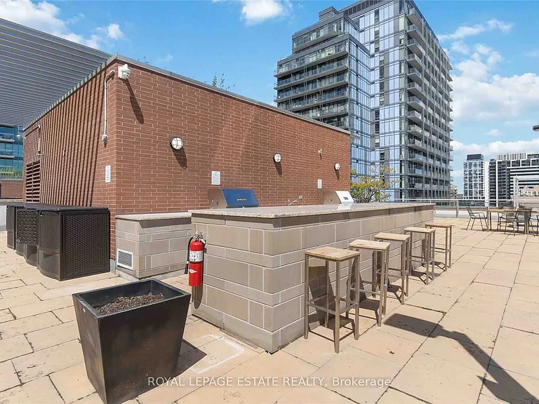 112 George St S #S711 — Photo 28