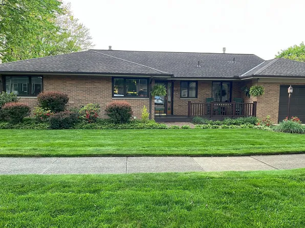 8252 Metropolitan Blvd, Olmsted Falls, OH 44138