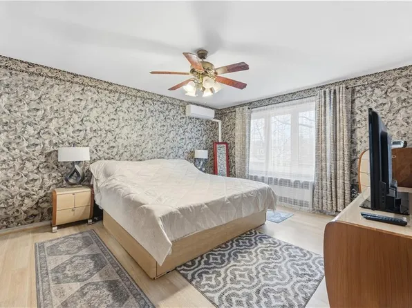 2666 Brown Street image 18 of 37