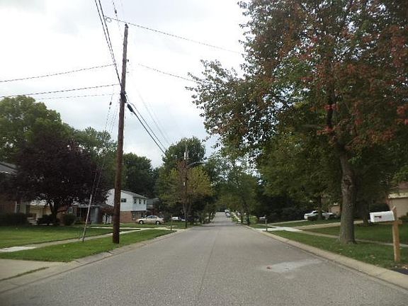 4th image of 1927 Robinway Dr