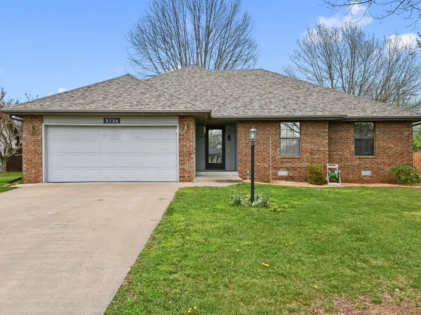 3734 N Rogers Avenue, Springfield, MO 65803