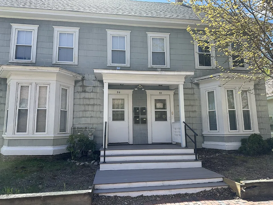 55B River St