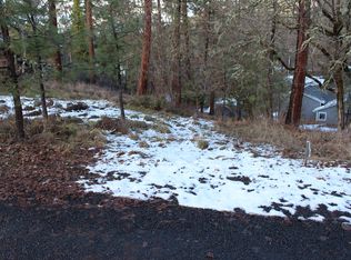 Crescent Dr, Shady Cove, OR 97539