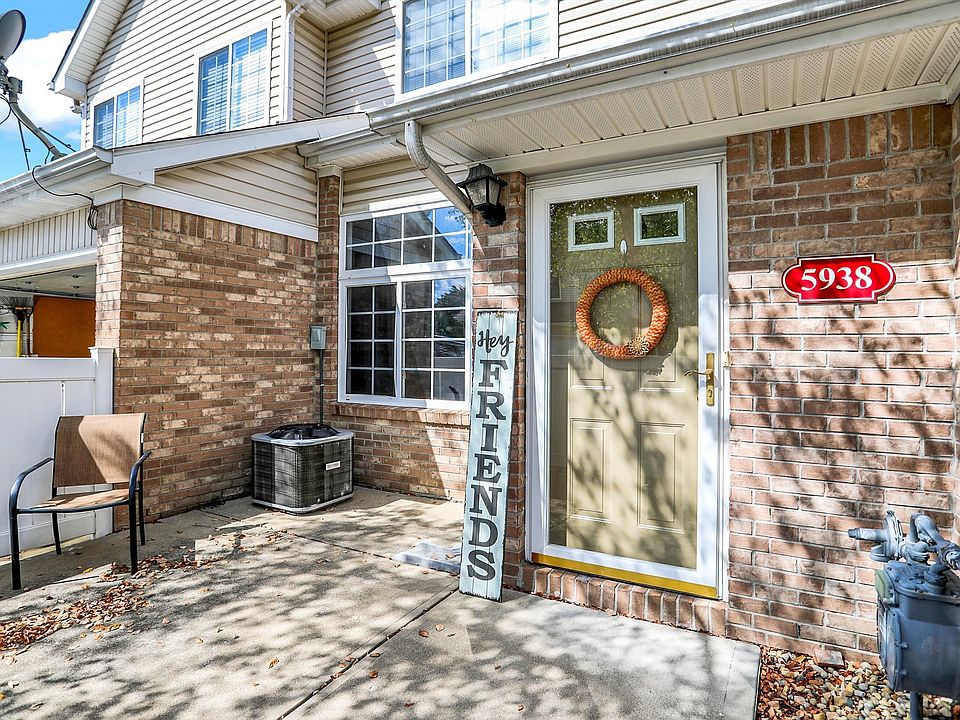 2nd image of 5938 Marina View Ln