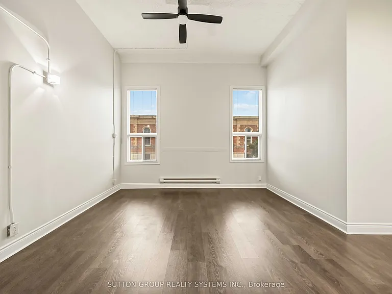 482 Queen St W #303 — Photo 3
