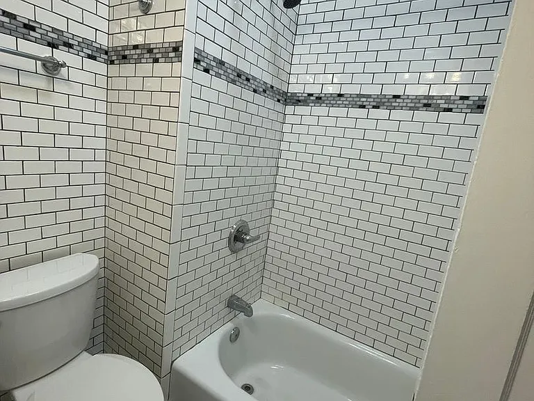 2056 NW Glisan St — Photo 9