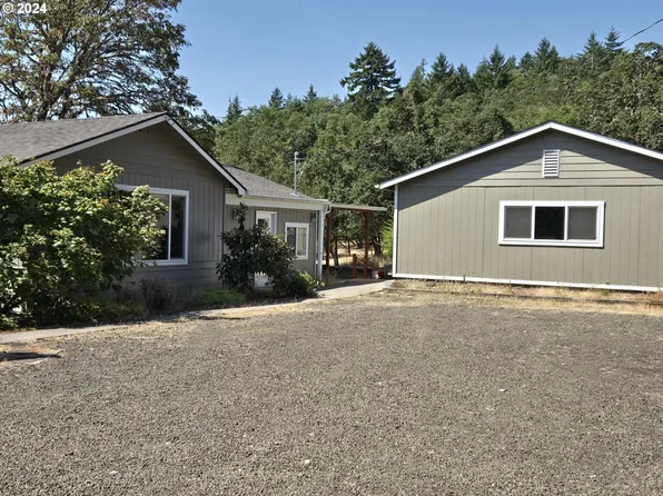 212 Carlton Ln, Roseburg, OR 97470