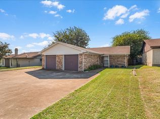 6817-6819 W Cleburne Rd, Fort Worth, TX 76133