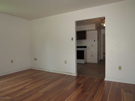 4th image of 15-17 N Main St