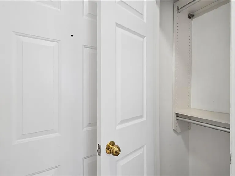 3777 Peachtree Rd #914 — Photo 15