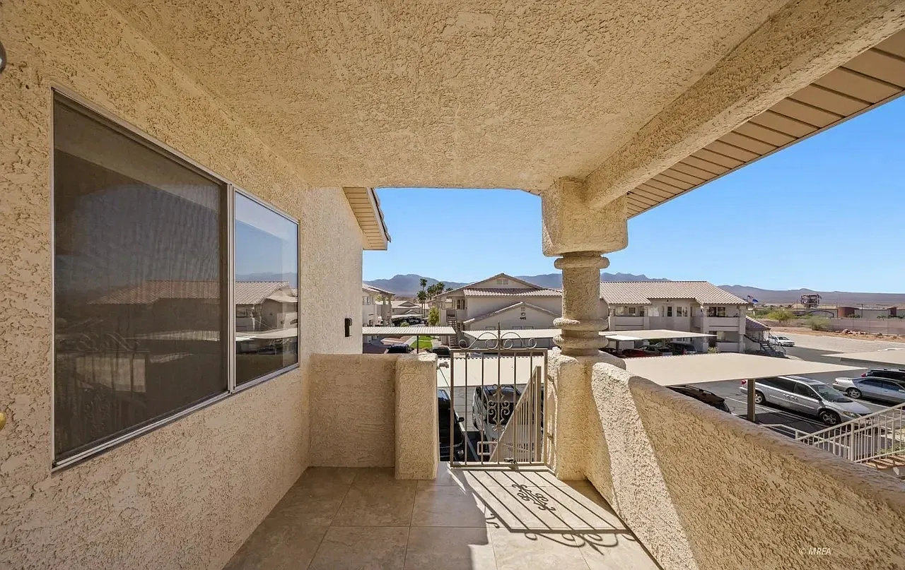 2 bed, 996 sqft, $1,250 — Photo 2