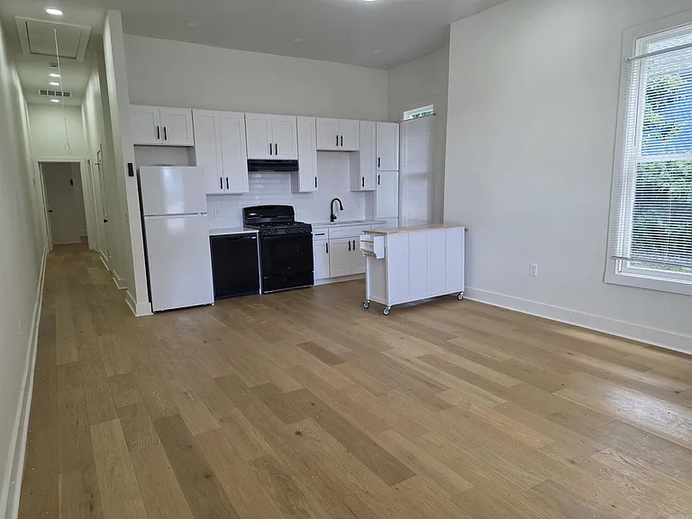 2324 W Daisy L Gatson Bates Dr #2 — Photo 5