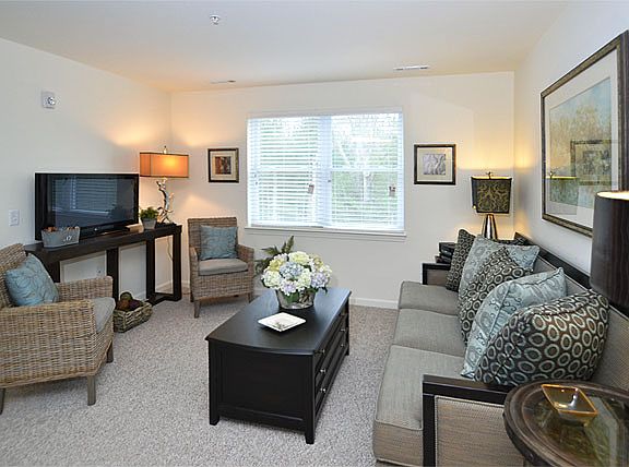 3rd image of 1 Gatehouse Dr #321
