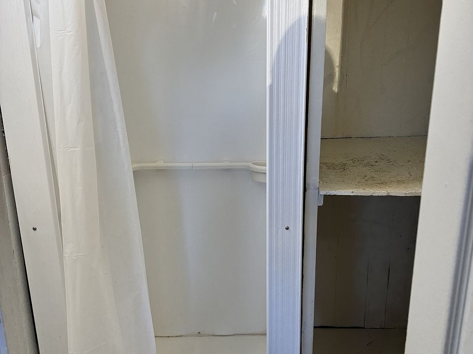 2nd image of 3803 Glenwood Ave #9