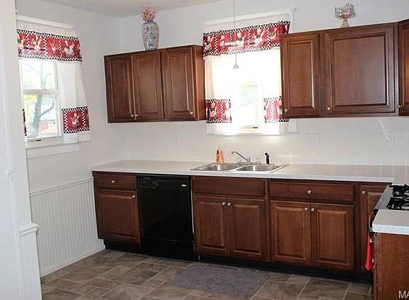 2nd image of 2466 Northland Ave