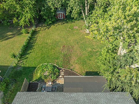 4th image of 2118 Peirce Ave
