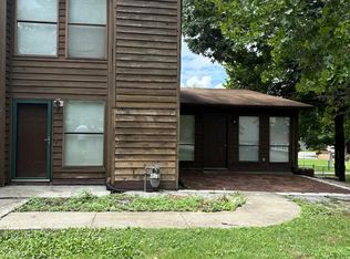 102 Greenwood Ln, Oak Ridge, TN 37830