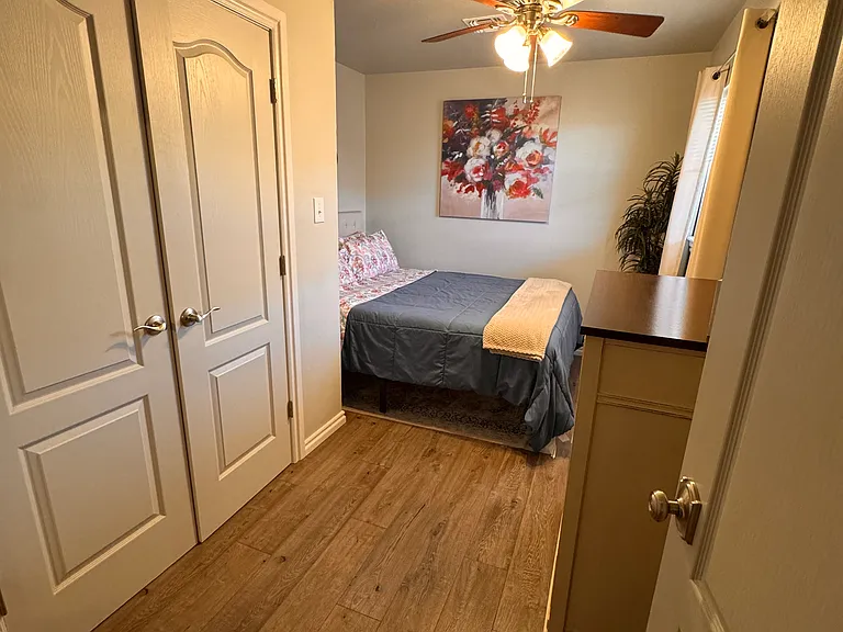 1207 W Gore Blvd #15 — Photo 5