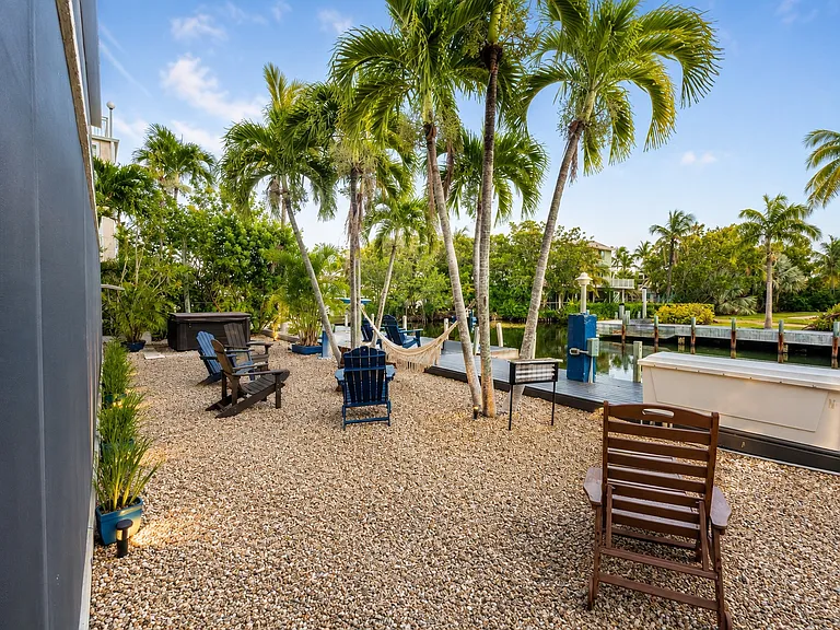 1021 Adams Dr — Photo 10
