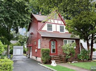 1019 Haddon Pl, Teaneck, NJ 07666