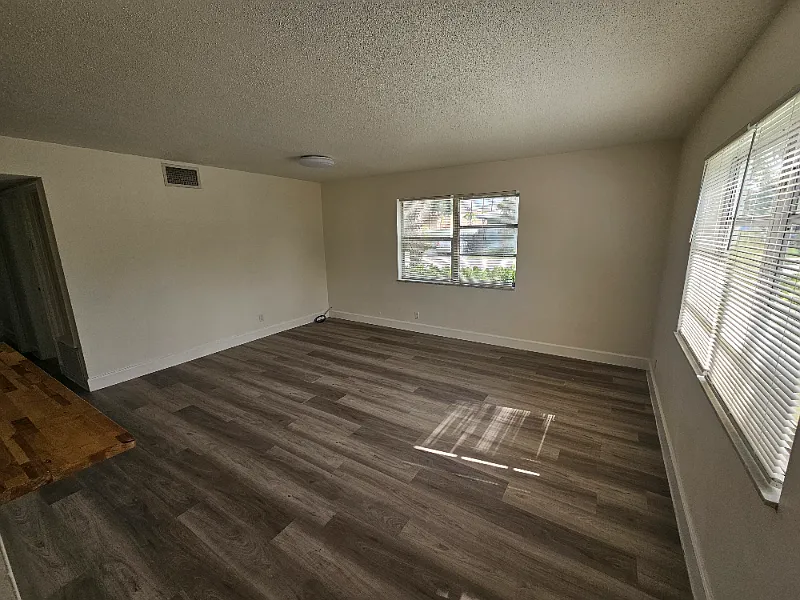 2/2 Heart Of Deerfield & Close To Downtown Boca — Photo 4