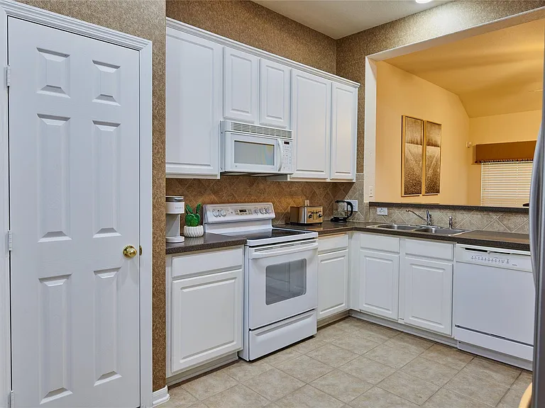 22 W Greenhill Terrace Pl — Photo 13