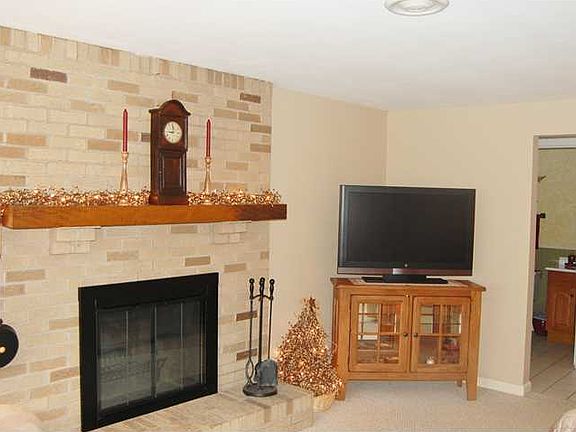 4th image of 1061 Saybrook Dr
