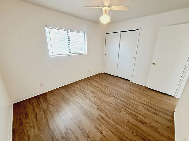3618 Lafayette Drive Ne — Photo 9