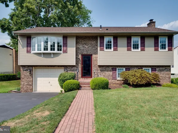 709 Tamarack Trl, Reading, PA 19607