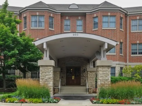 950 Augusta Way APT 101, Highland Park, IL 60035