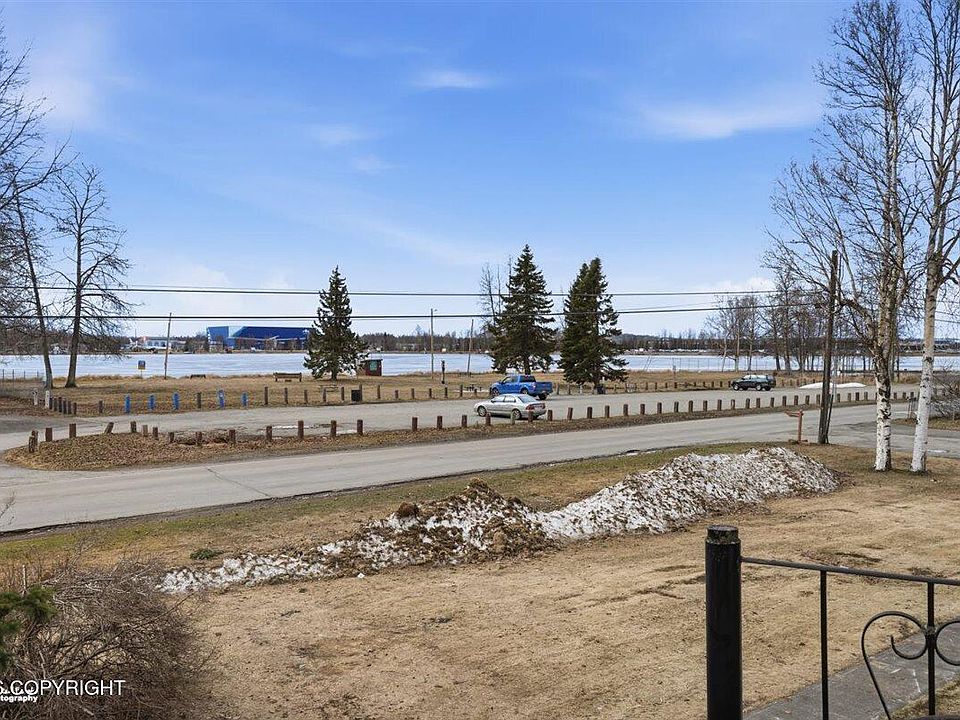 1st image of 3333 Lakeshore Dr Unit 6