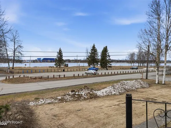 3333 Lakeshore Dr Unit 6, Anchorage, AK 99517