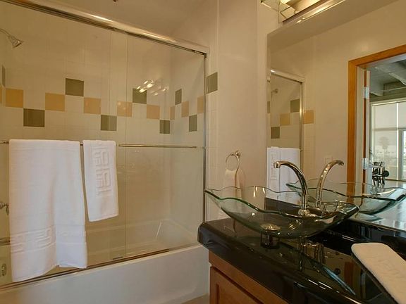 Suite Bathroom