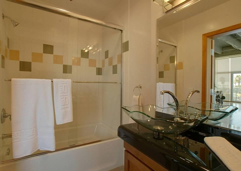 Suite Bathroom
