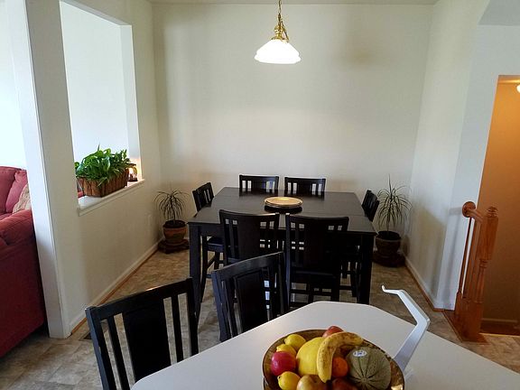dinette area in kitchen