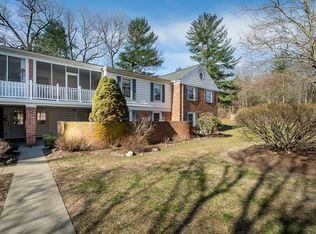 20 Jamestown Dr APT B, Springfield, MA 01108