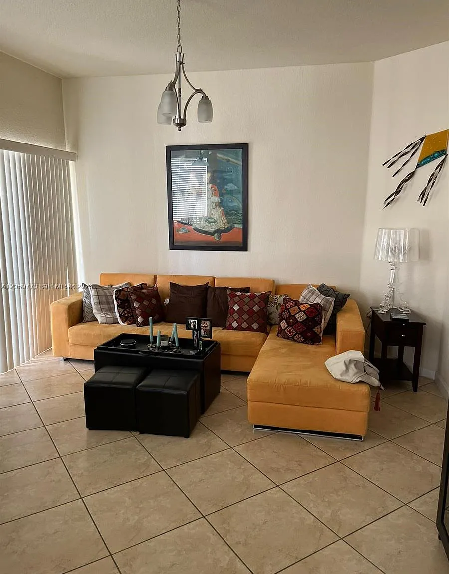 St Mortiz At Doral Condo — Photo 1