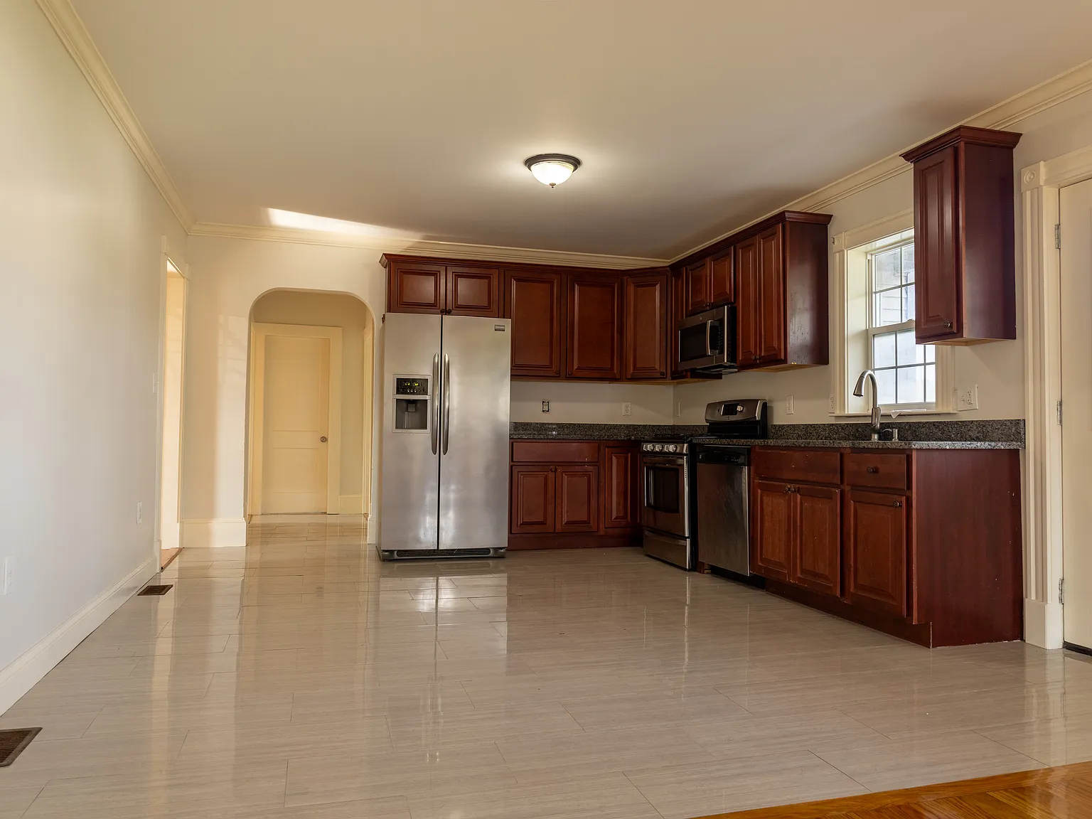 6 Venice Ave — Photo 1