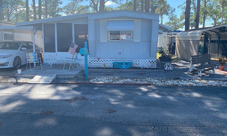 1st image of 4710 Clover Ln