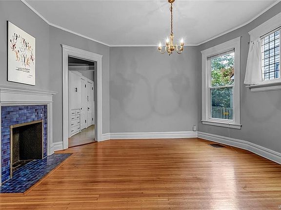 4th image of 818 Auburn Ave