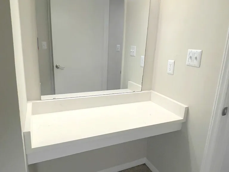 Huntington Apartments — Photo 10