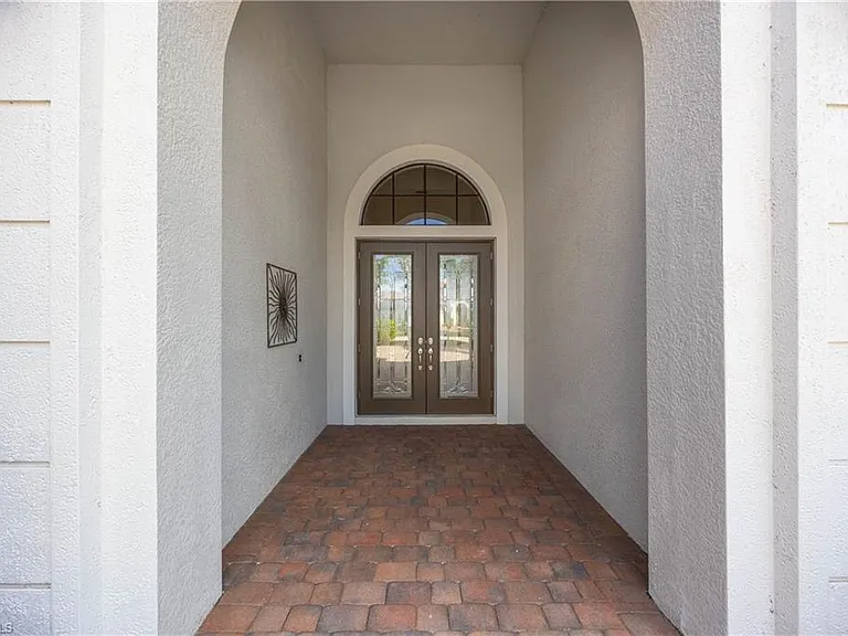 8950 Shenendoah Cir — Photo 2