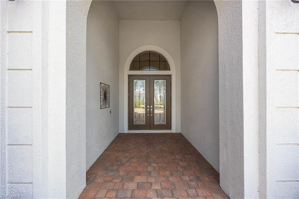 Building Photo - 8950 Shenendoah Cir